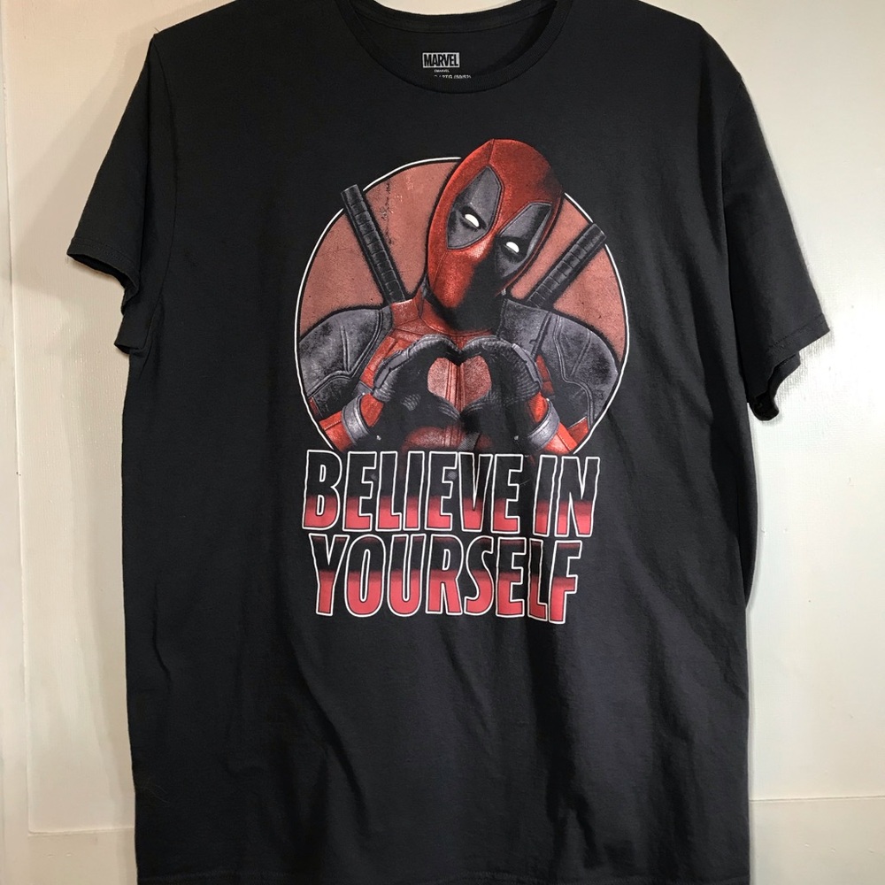 Marvel Deadpool 'Believe In Yourself' Tee - Black & Red